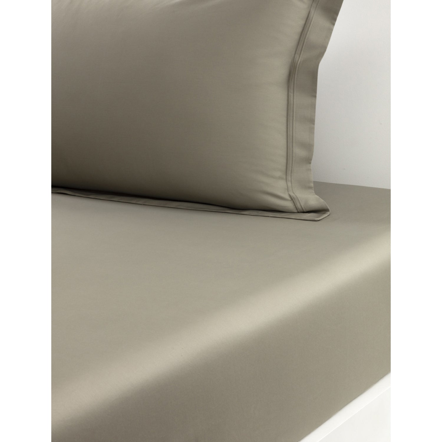 Triomphe Cotton Fitted Sheet - Double