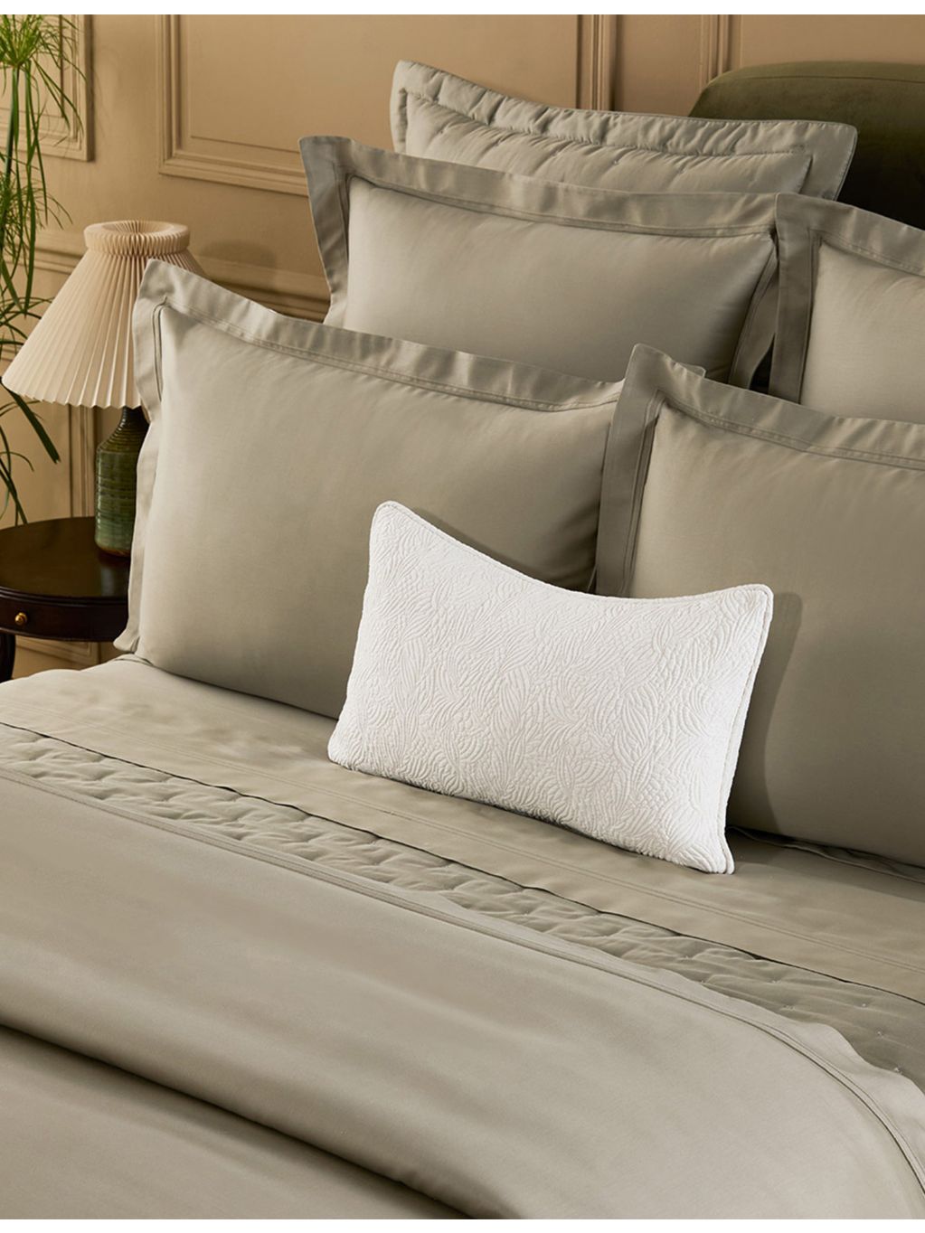 Yves Delorme Triomphe Oxford cotton-sateen pillowcase 50cm x 75cm - British product