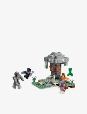 LEGO Minecraft The Pale Garden playset 243 pieces, imported from the UK