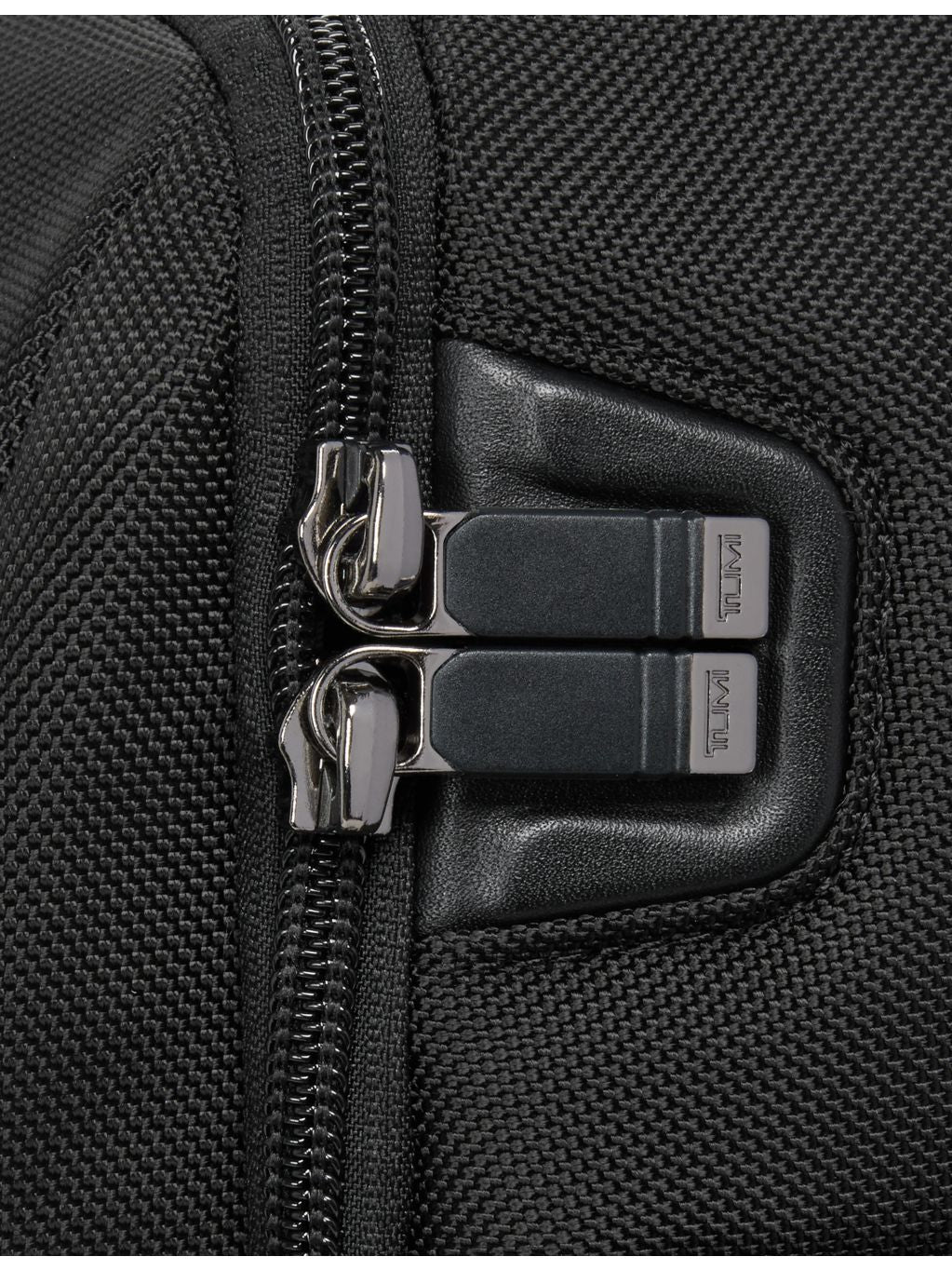 Tumi Alpha 4 medium expandable nylon backpack 15 inch - British product