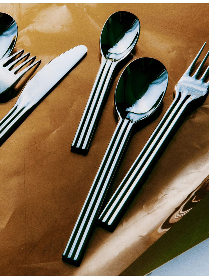 Service Projects polished stainless steel cutlery set 16-piece, imported from the UK