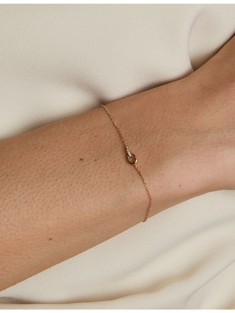 Astrid & Miyu 14ct gold diamond bracelet hardware design, UK version