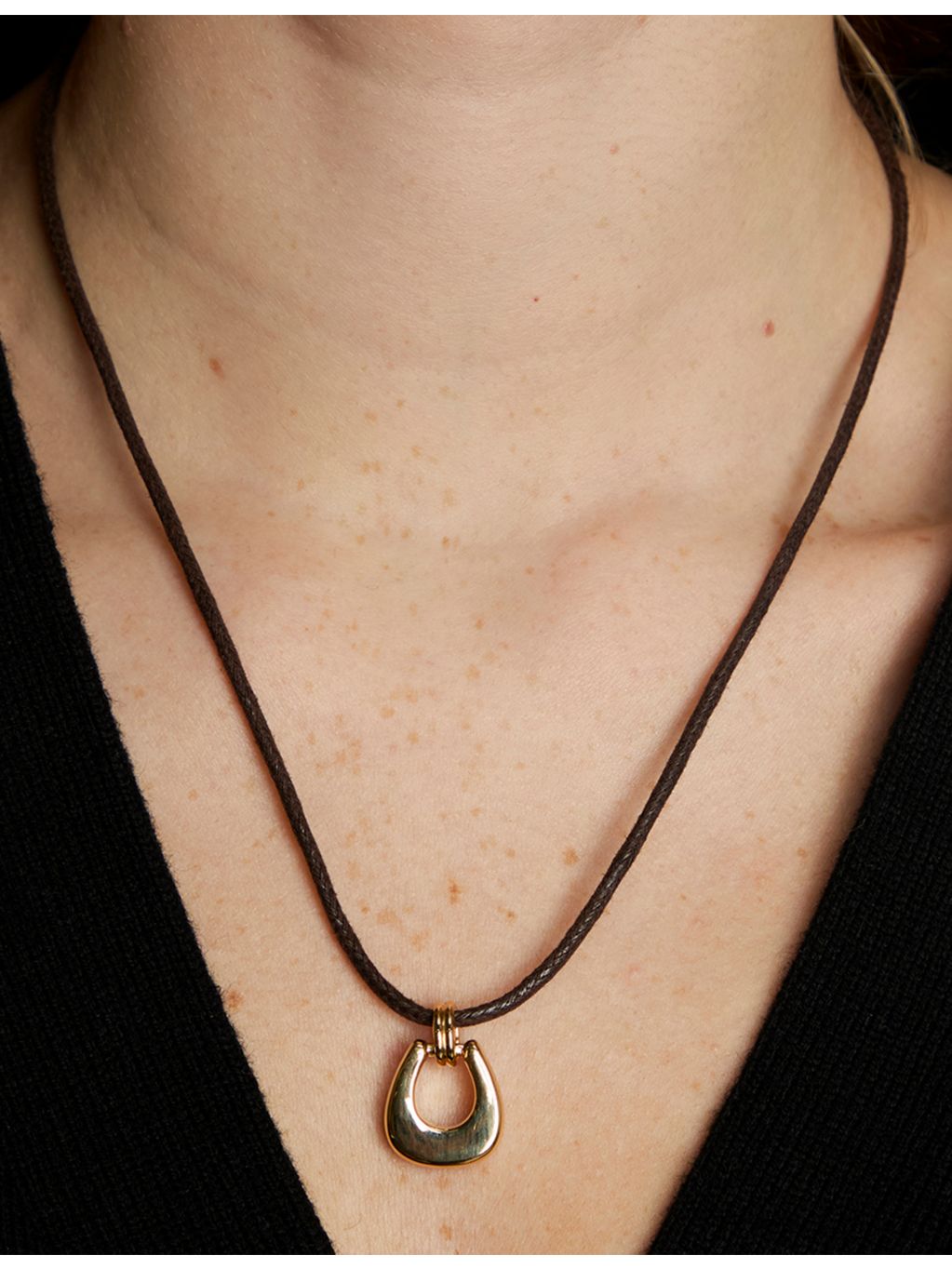 Astrid & Miyu gold-plated horseshoe pendant necklace - British product