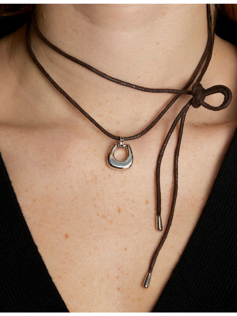 Astrid & Miyu horseshoe pendant necklace 110cm (British brand)