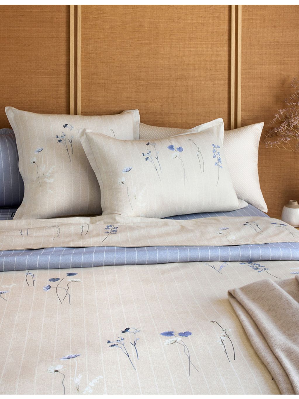 BOSS Azure Mist flat sheet super king - British product
