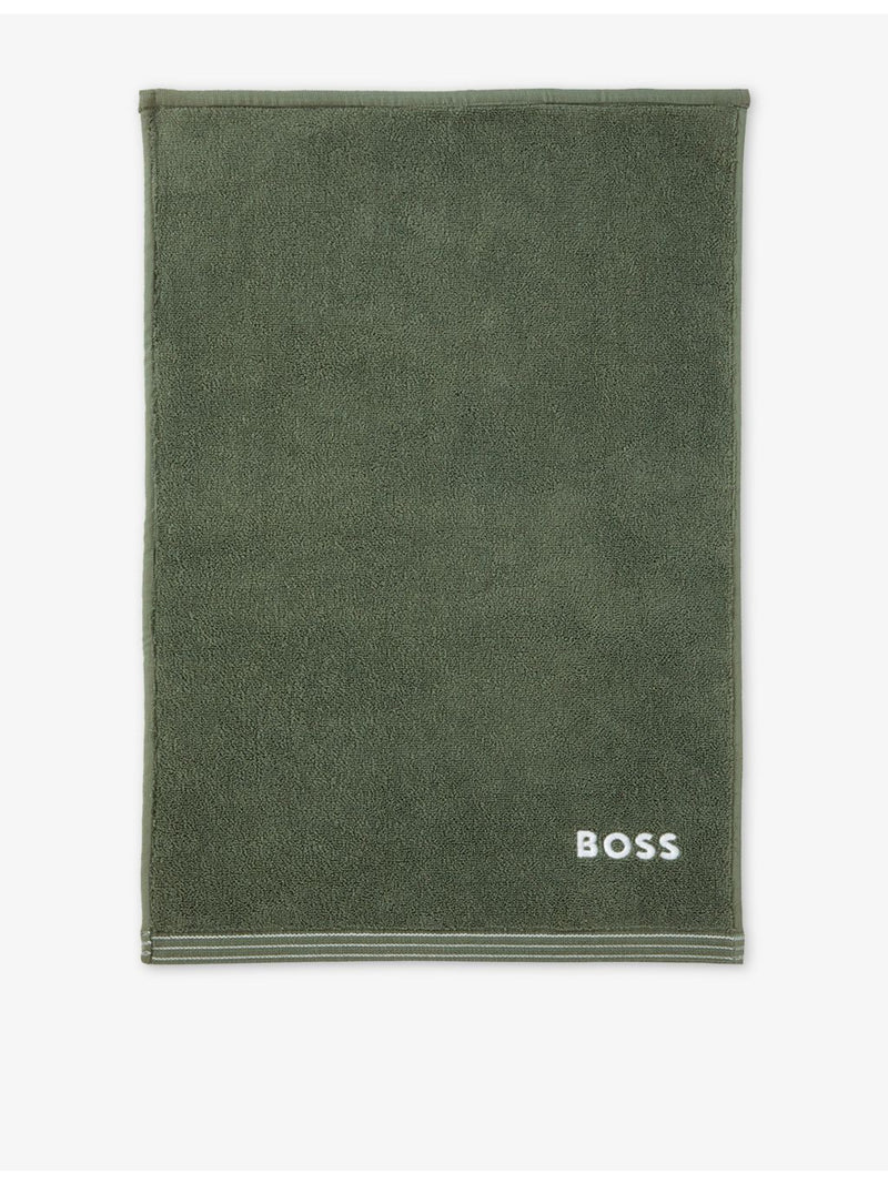 BOSS Edge cotton towel with 600 gsm, imported from the UK