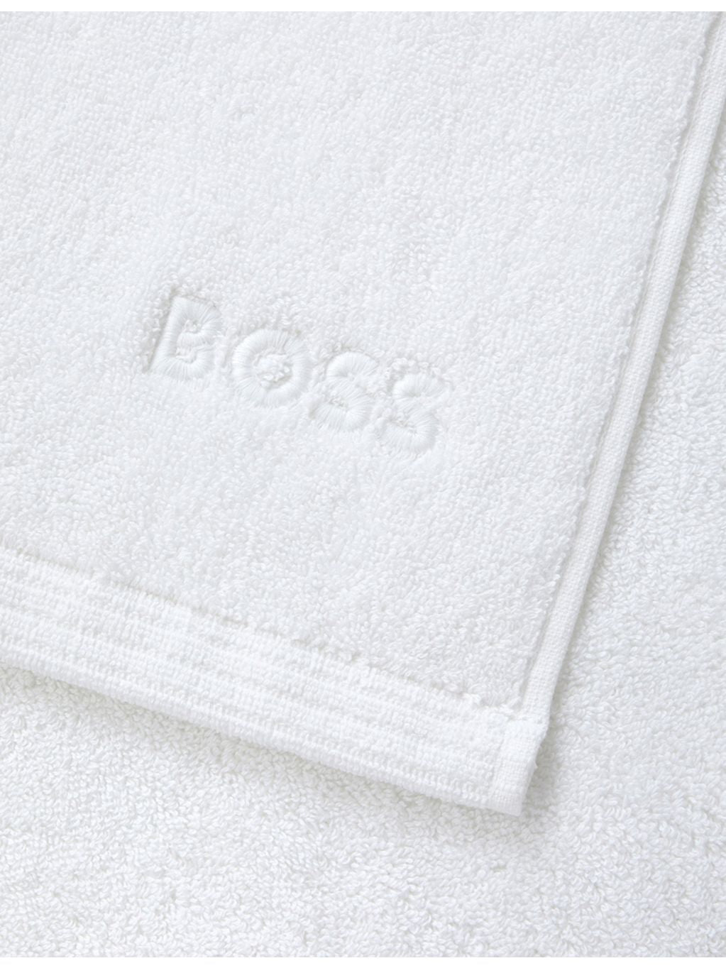BOSS Edge cotton bath towel in 100% cotton, imported from the UK