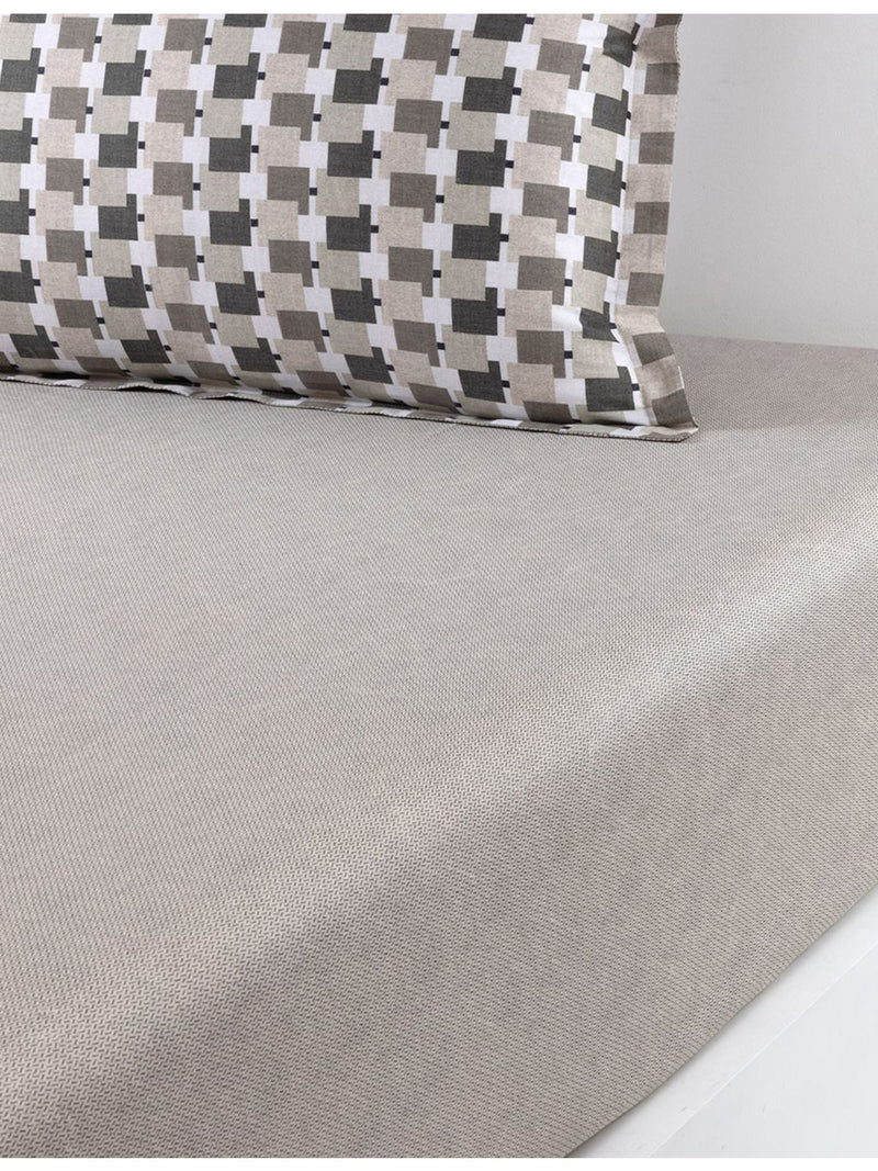 BOSS Lucio cotton-sateen fitted sheet (British brand)