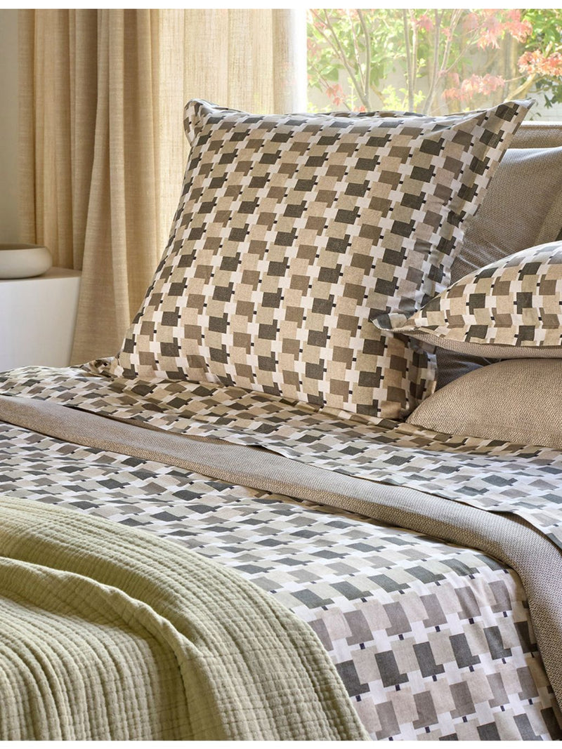 BOSS Lucio cotton-sateen fitted sheet (British brand)