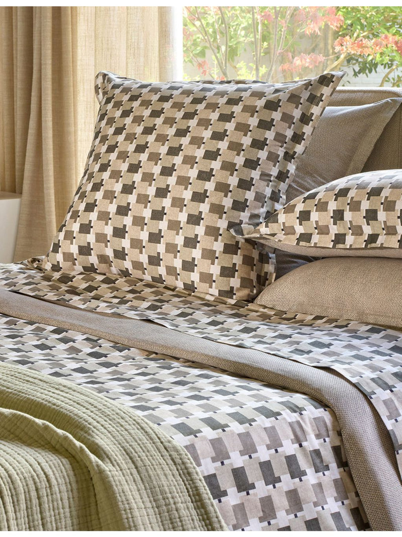 BOSS Lucio standard cotton-sateen pillowcase 50x75cm, UK version