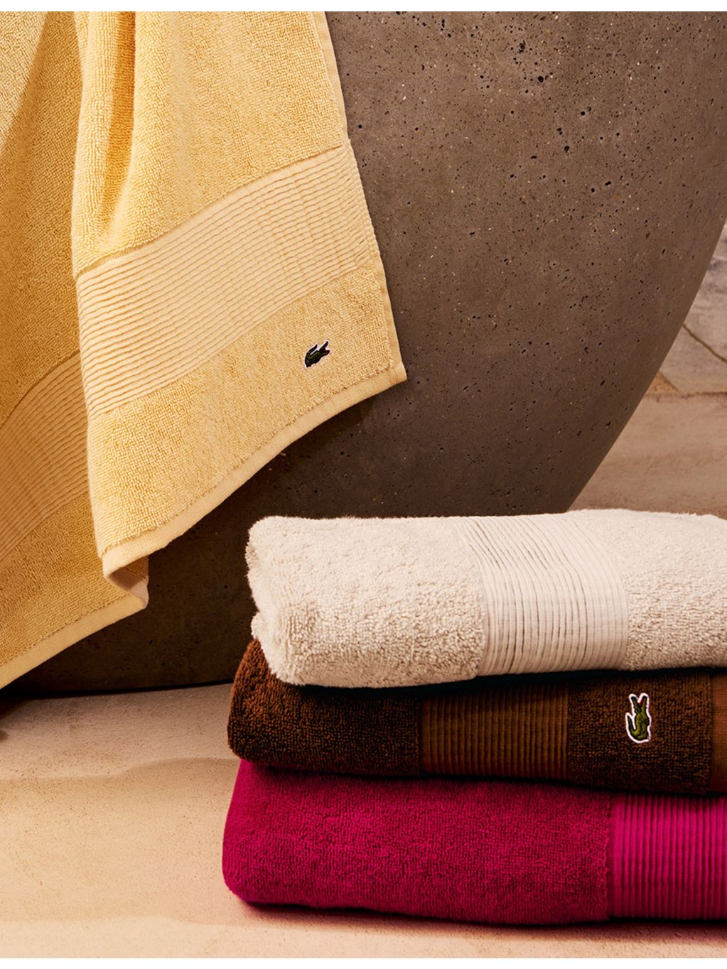 Lacoste cotton towel with logo embroidery (British brand)