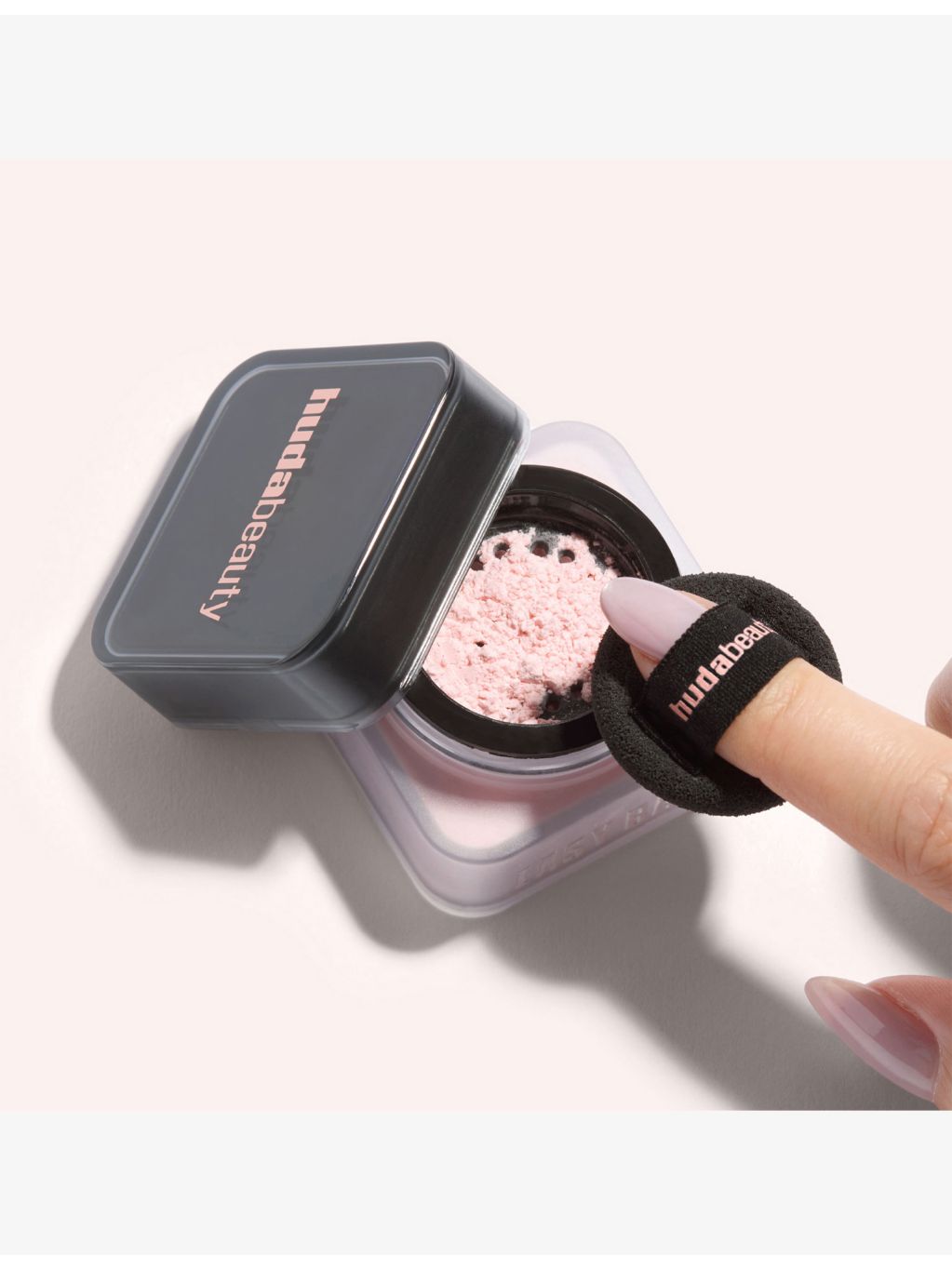 Huda Beauty Baby Bake Mini loose powder 6g (British brand)