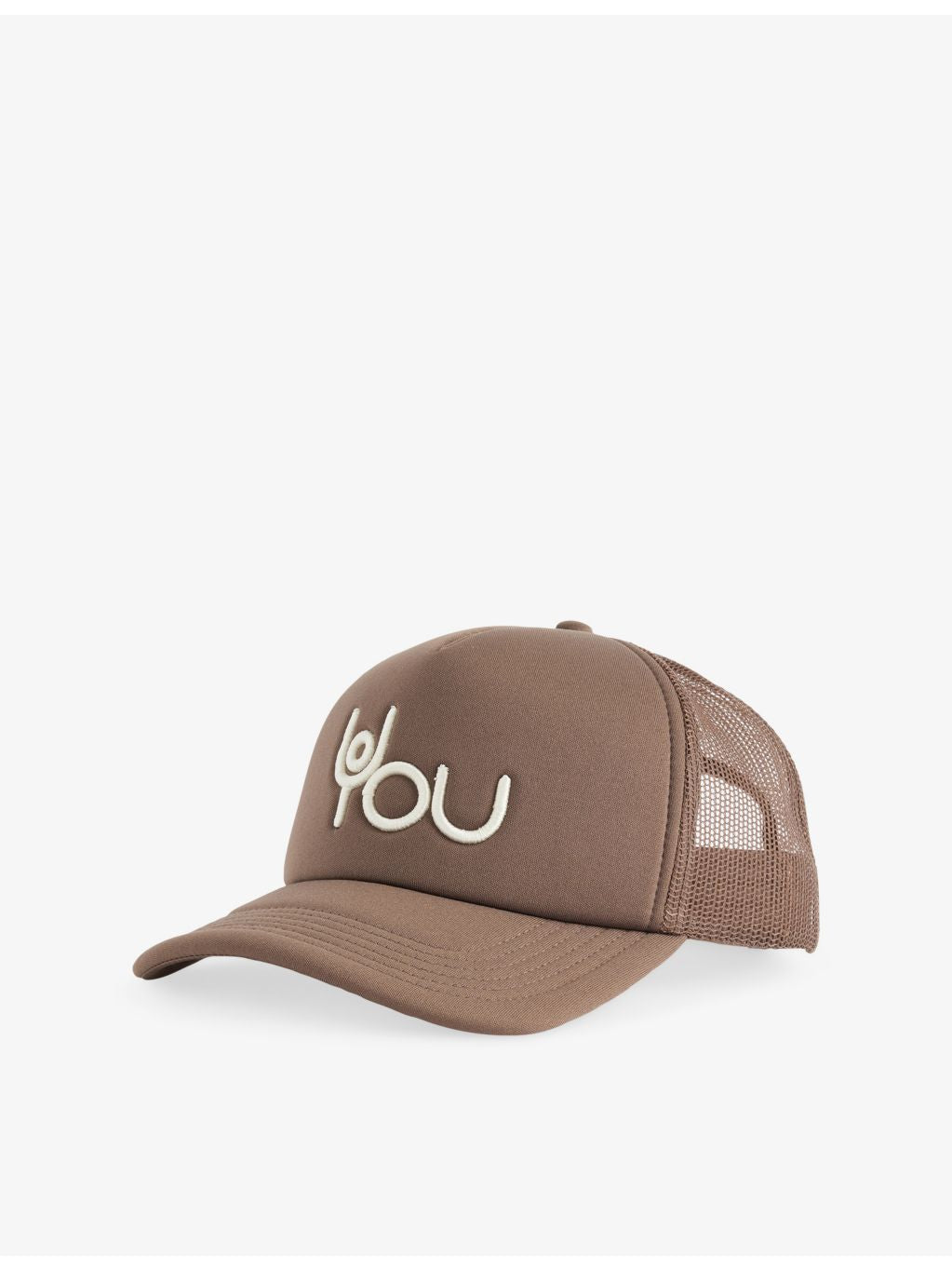 Cotton trucker cap with embroidered logo and adjustable buckle - British product