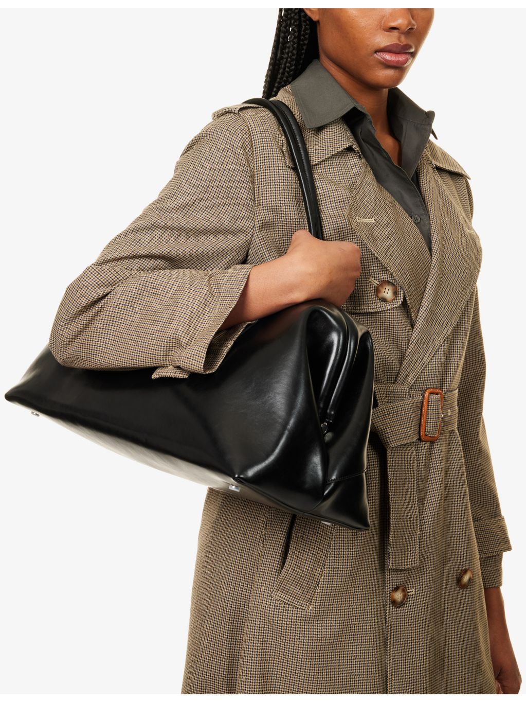 Club leather shoulder bag with structured shape, imported from the UK