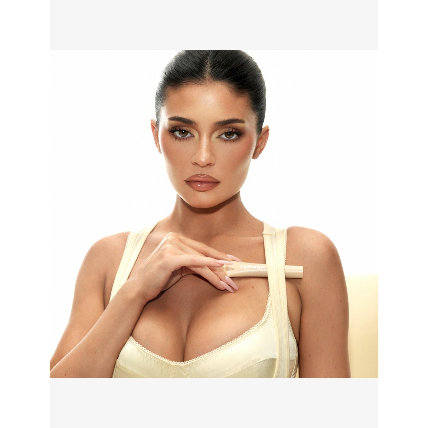 Kylie lip sculpt and diffuse brush 10, imported from the UK