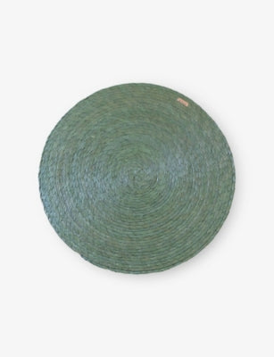 Makaua round woven palm leaf placemat 38cm (British brand)