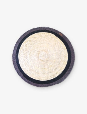 Makaua round woven palm leaf placemat 38cm (British brand)