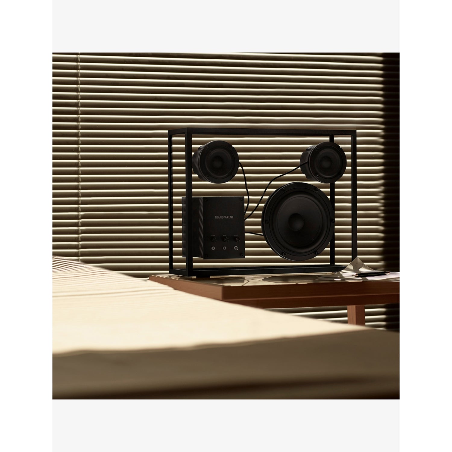 HYPHEN transparent speaker - British product