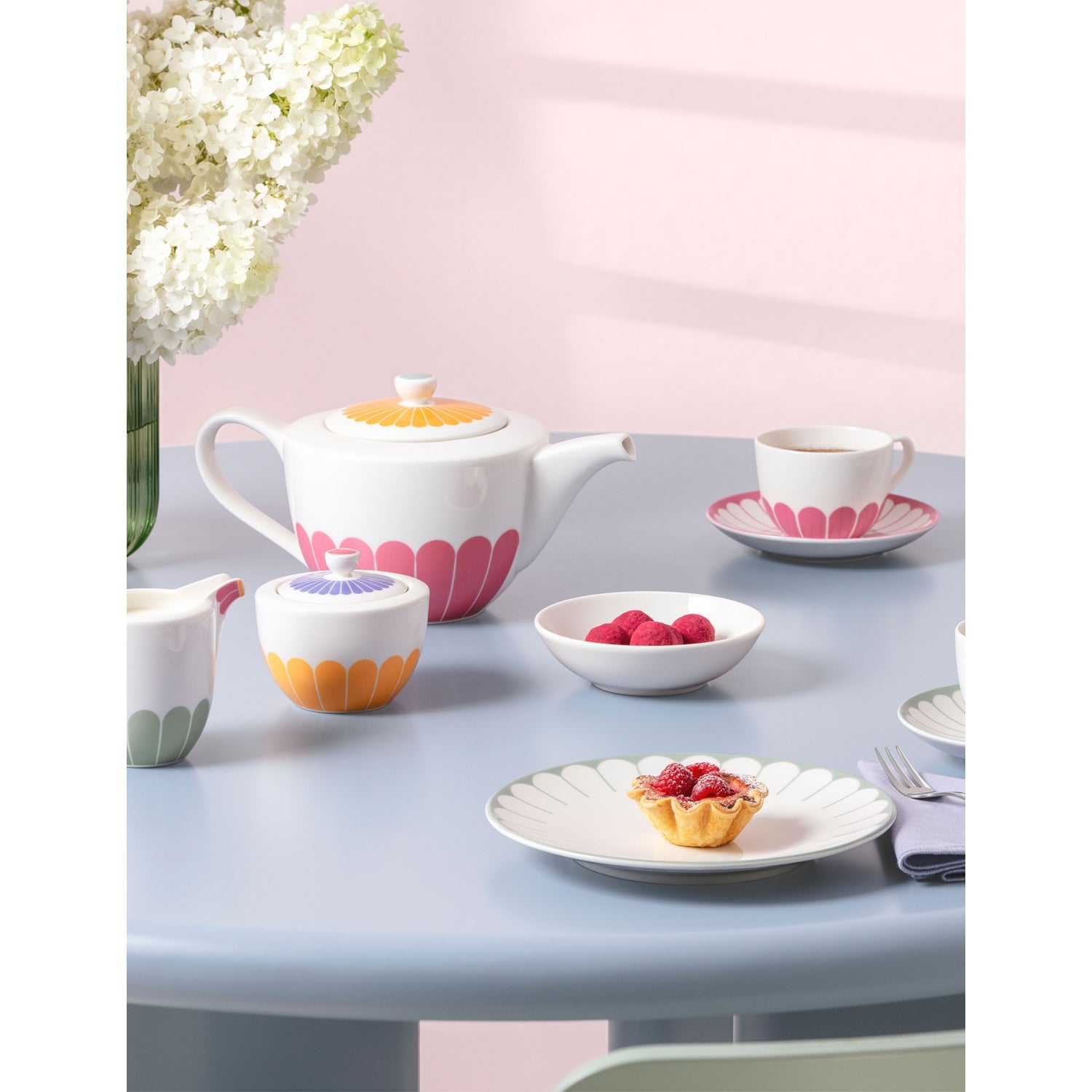 Villeroy & Boch Fleur porcelain teapot 1.2L, imported from the UK