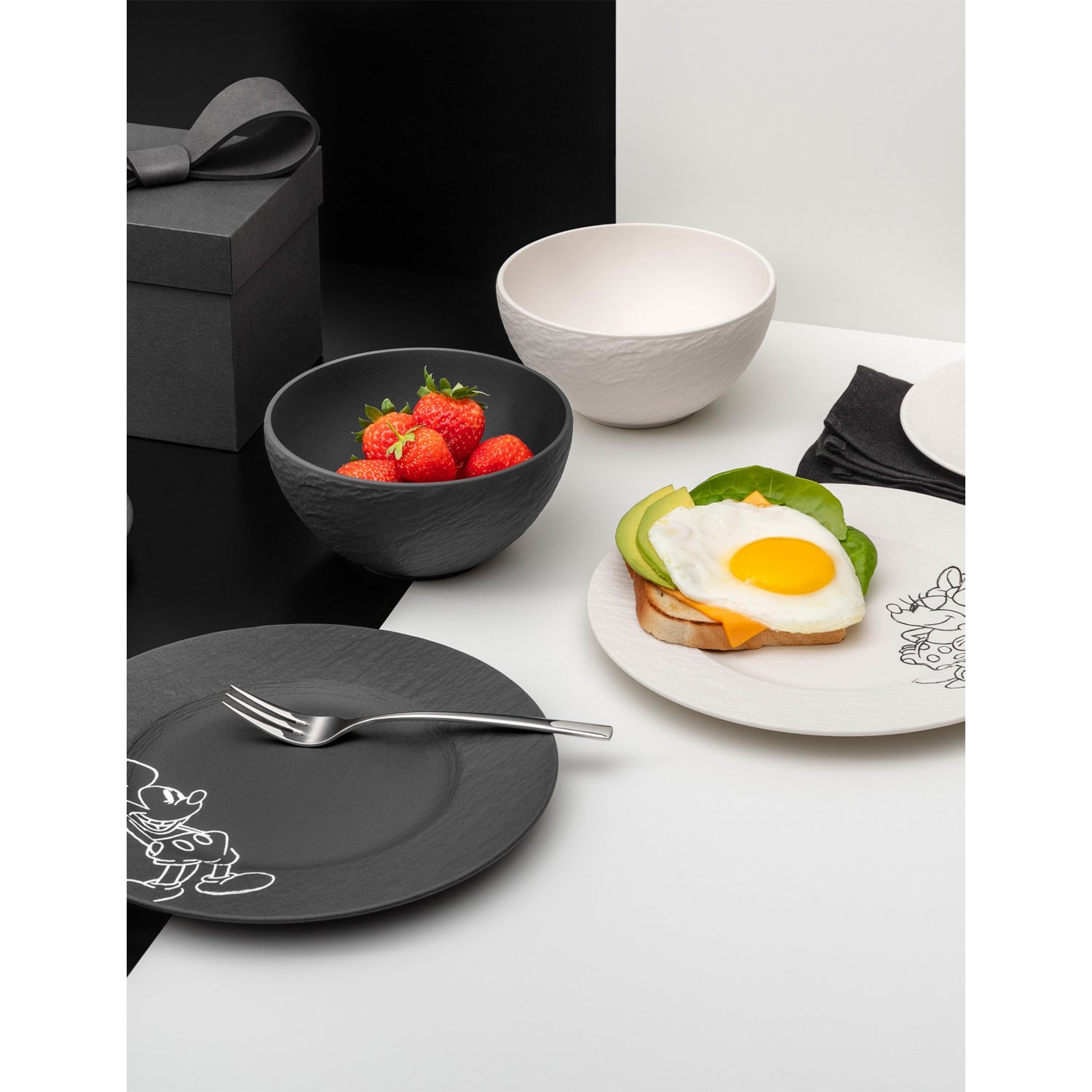 Villeroy & Boch Mickey Mouse two-piece porcelain plate set 21.7cm, UK version