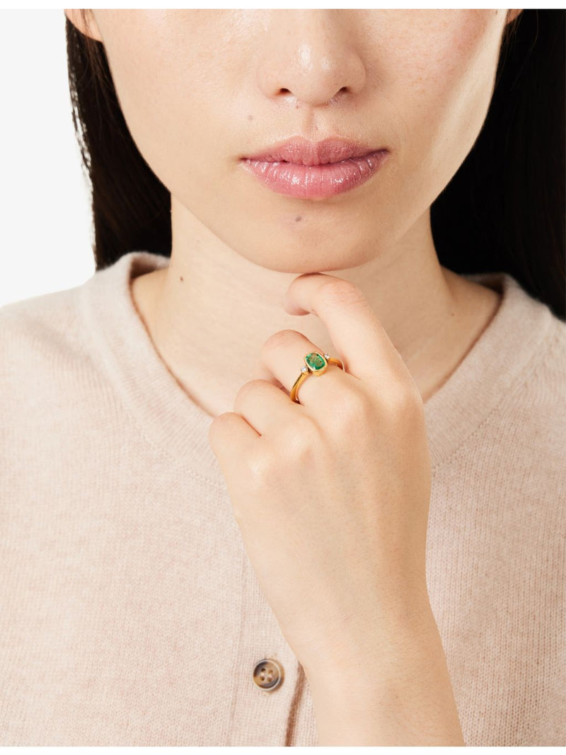 Trilogy ring 14ct yellow gold emerald and diamond, UK version