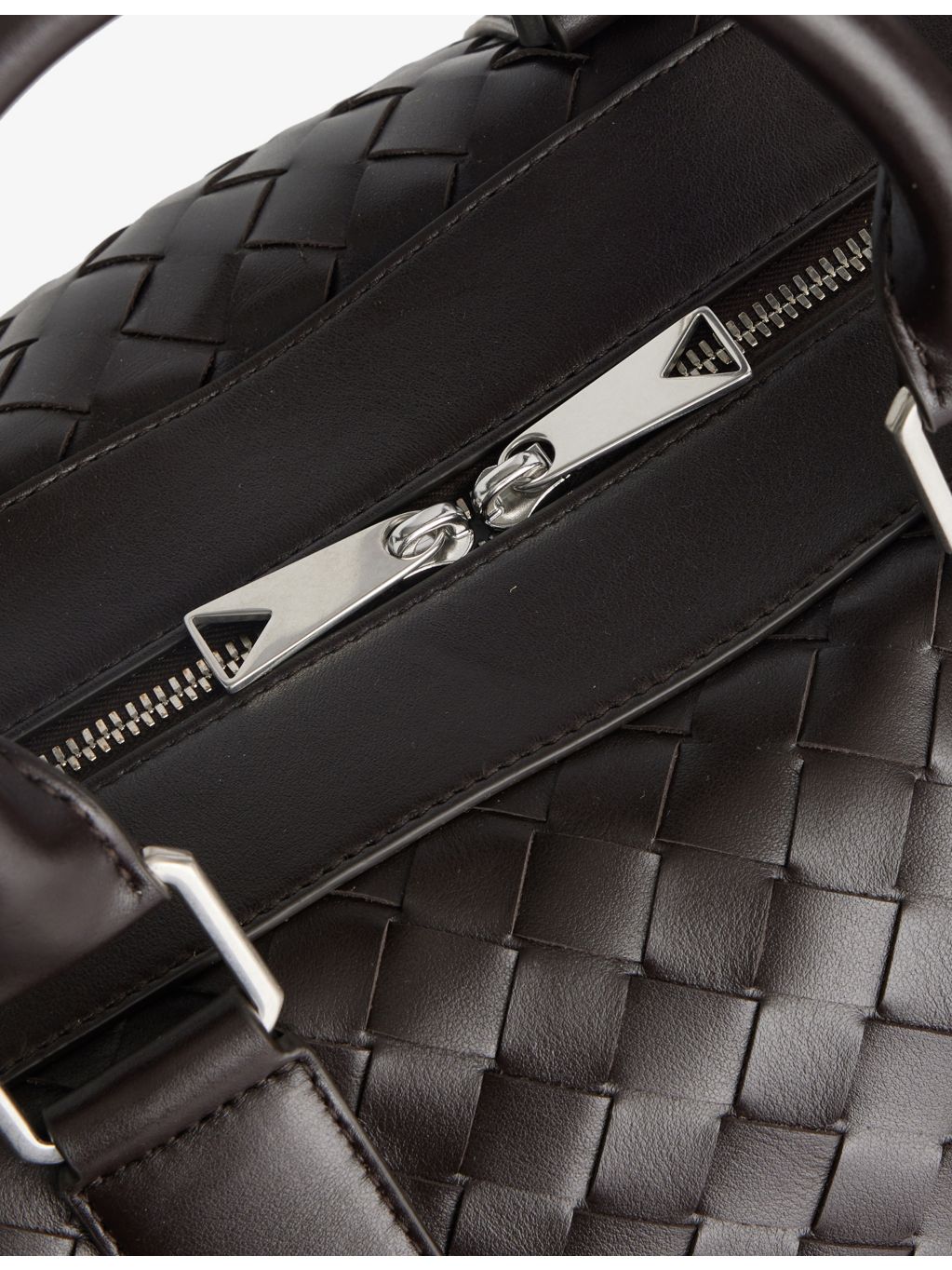 Bottega Veneta Intrecciato medium leather duffle bag, UK version