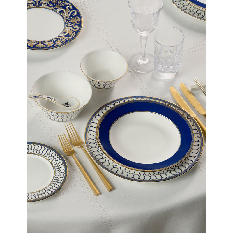 Wedgwood Renaissance Gold deep plate 27cm, UK version