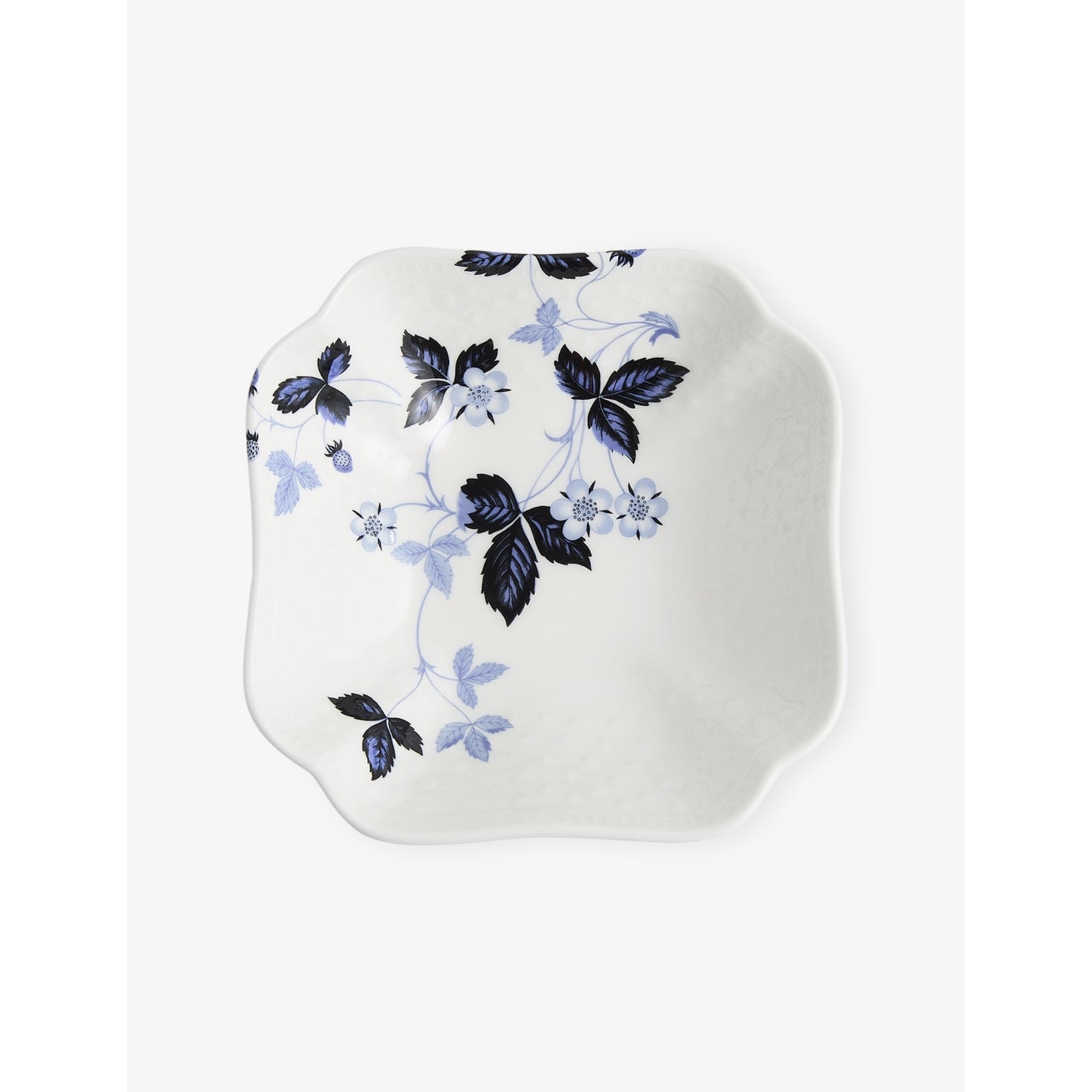 Wedgwood bone China small bowl Wild Strawberry 14.3cm, imported from the UK