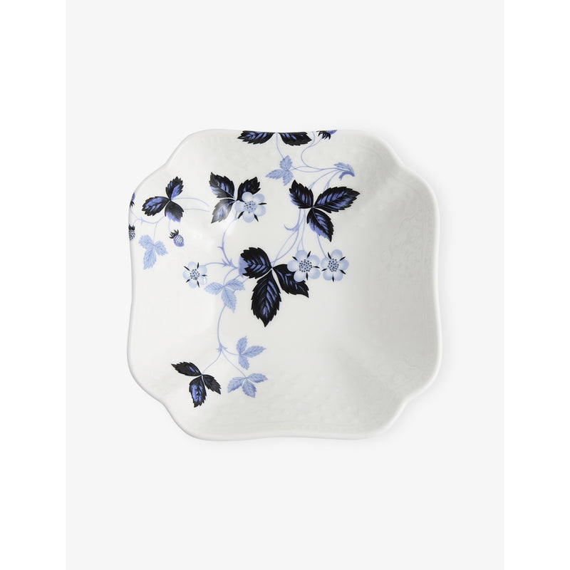 Wedgwood bone China small bowl Wild Strawberry 14.3cm, imported from the UK