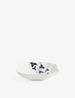 Wedgwood bone china shallow bowl Wild Strawberry 23cm (British brand)