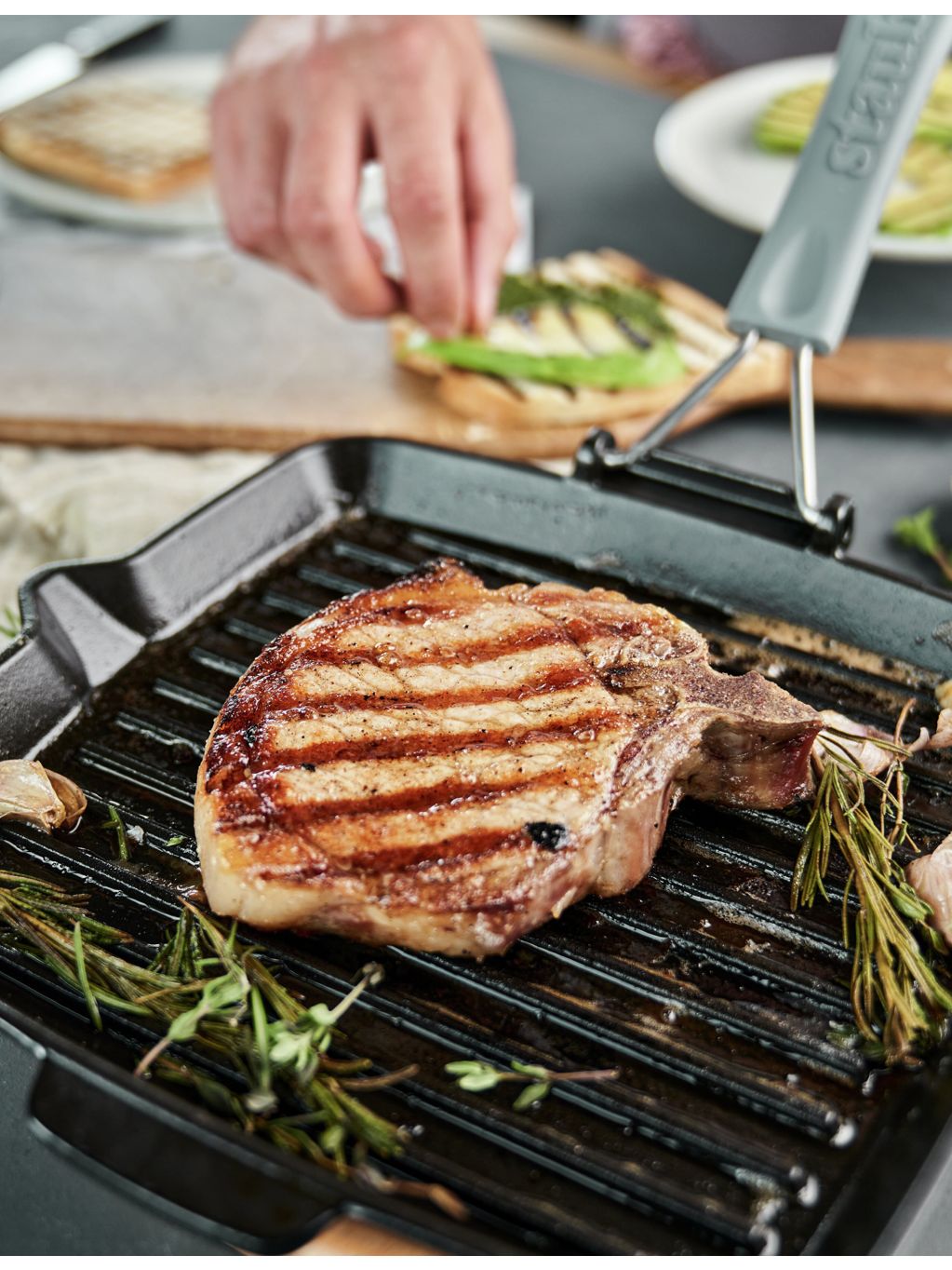 Staub cast iron grill pan 24cm with pouring spout, UK version