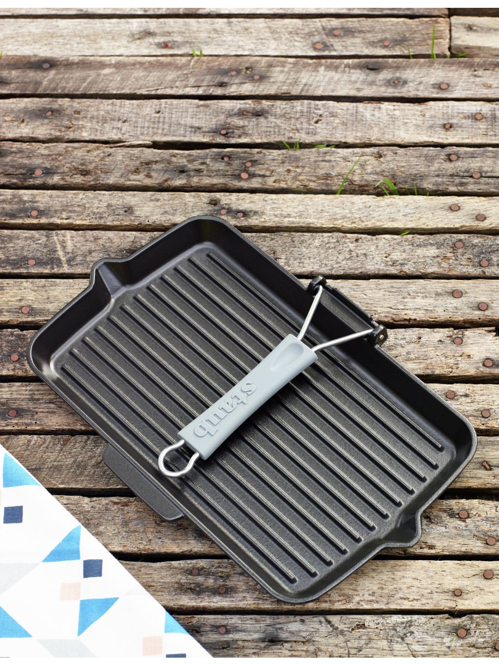 Staub rectangular cast iron grill pan 34cm, imported from the UK