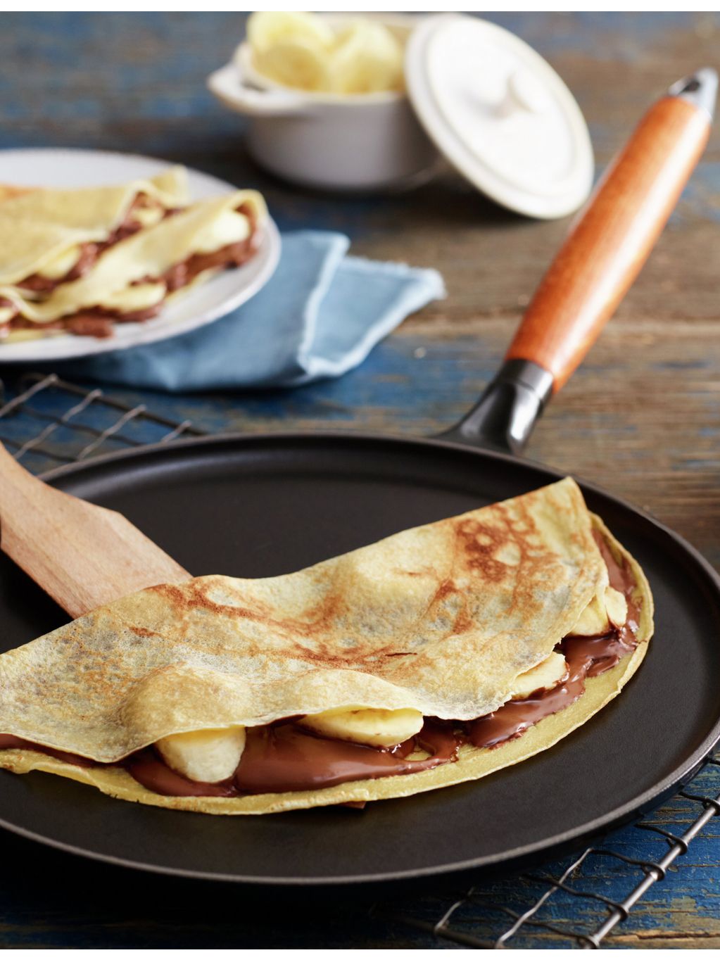 Staub cast-iron pancake pan with wooden handle 28cm - British product