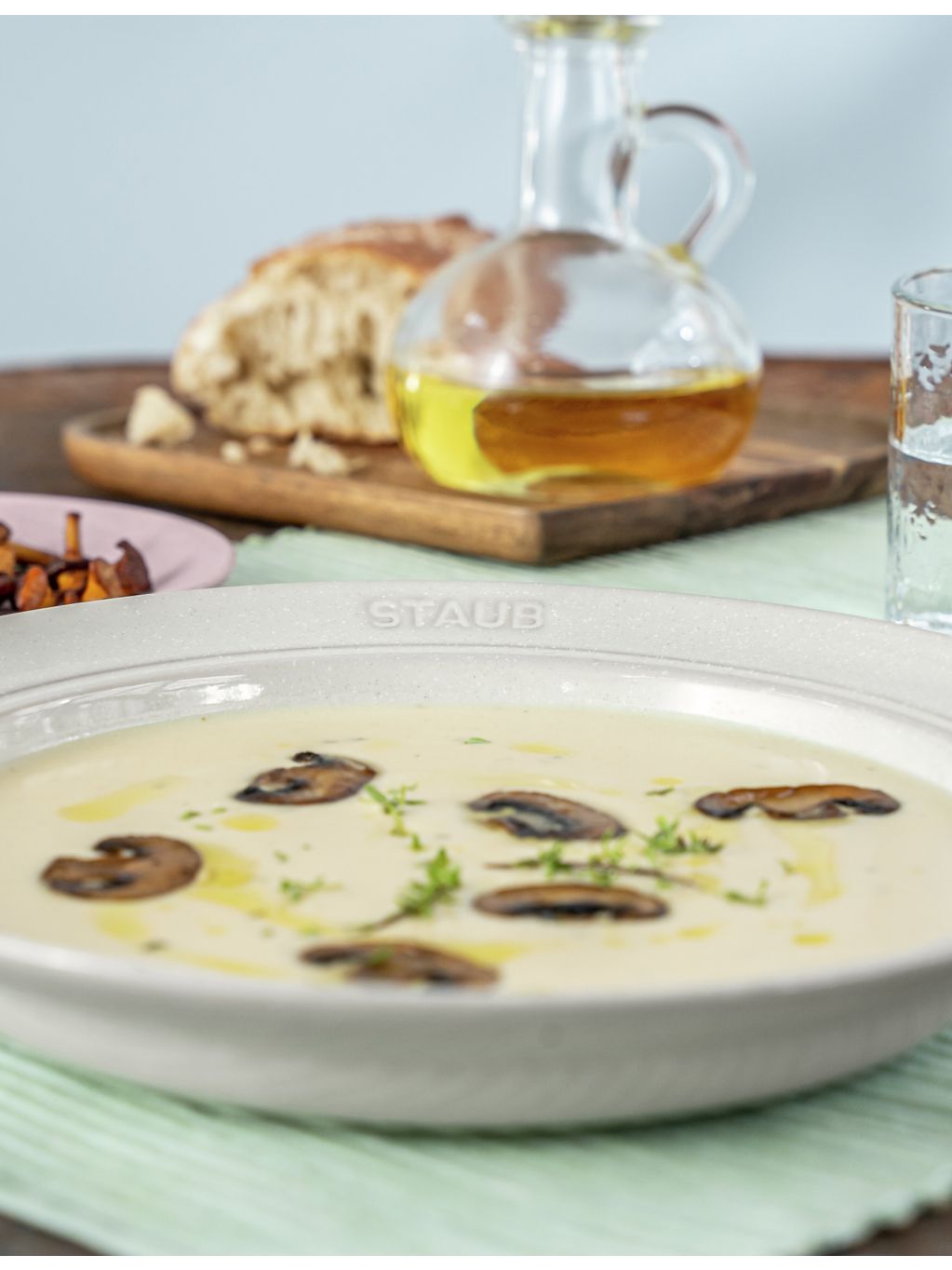 Staub deep ceramic plate 24cm, imported from the UK