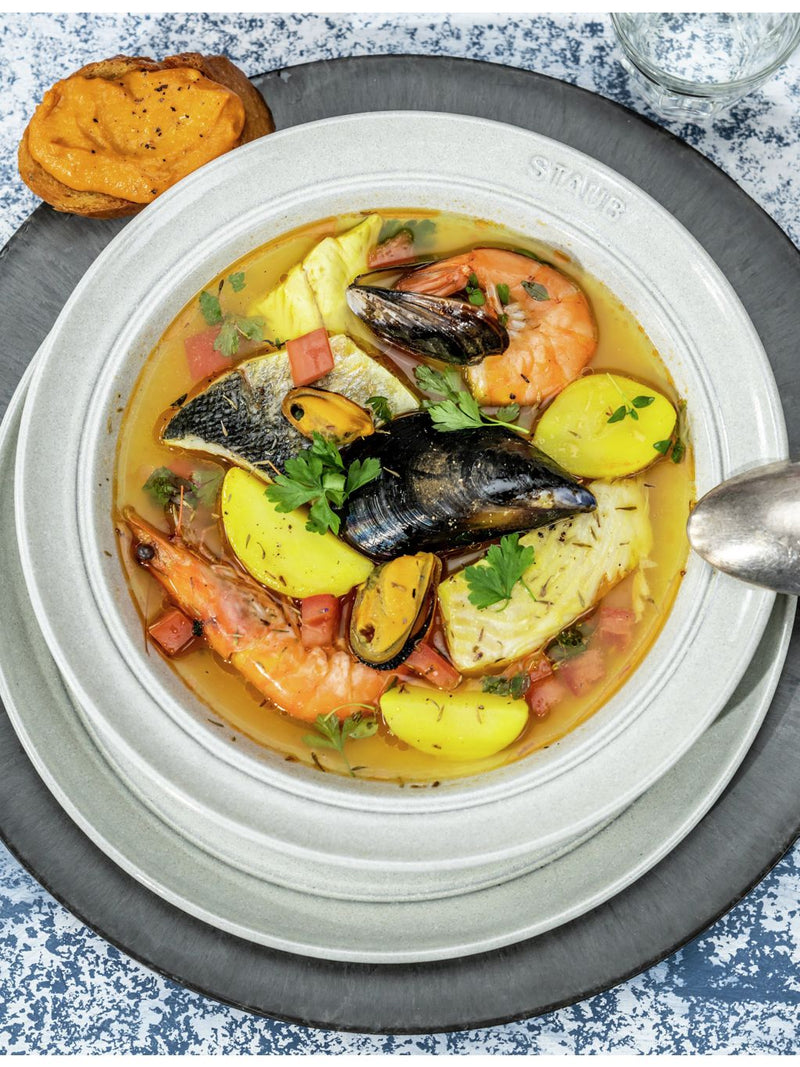 Staub deep ceramic plate 24cm, imported from the UK