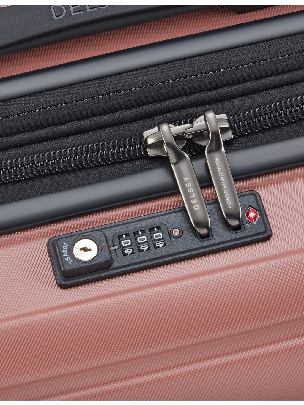 Delsey Shadow 5.0 medium 4-wheel suitcase 66cm, UK version