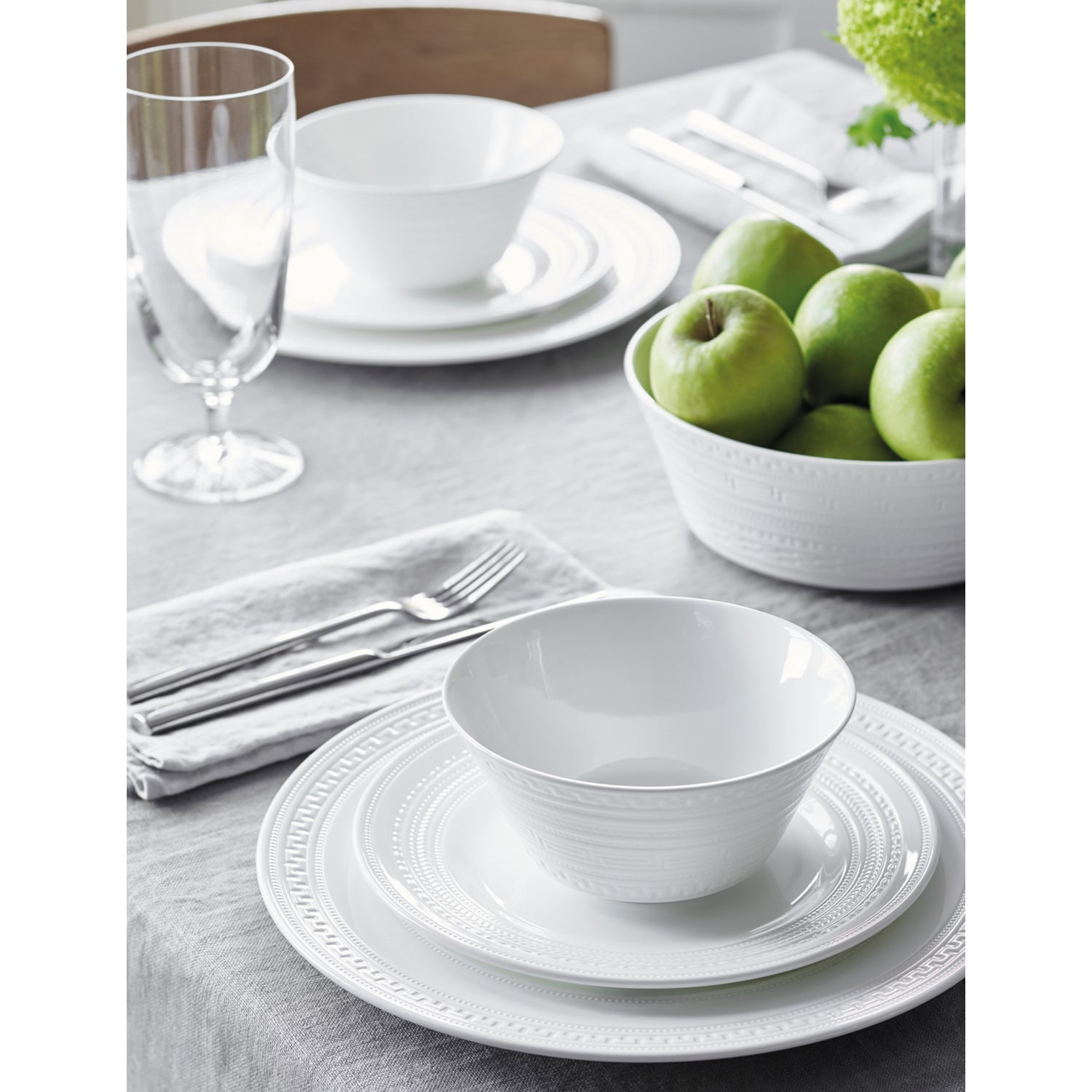 Wedgwood Intaglio bone china bowl 20cm - British product