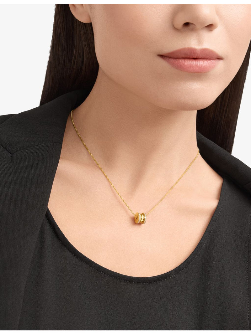 Bvlgari pendant necklace 18ct yellow gold diamond 0.25ct (British brand)