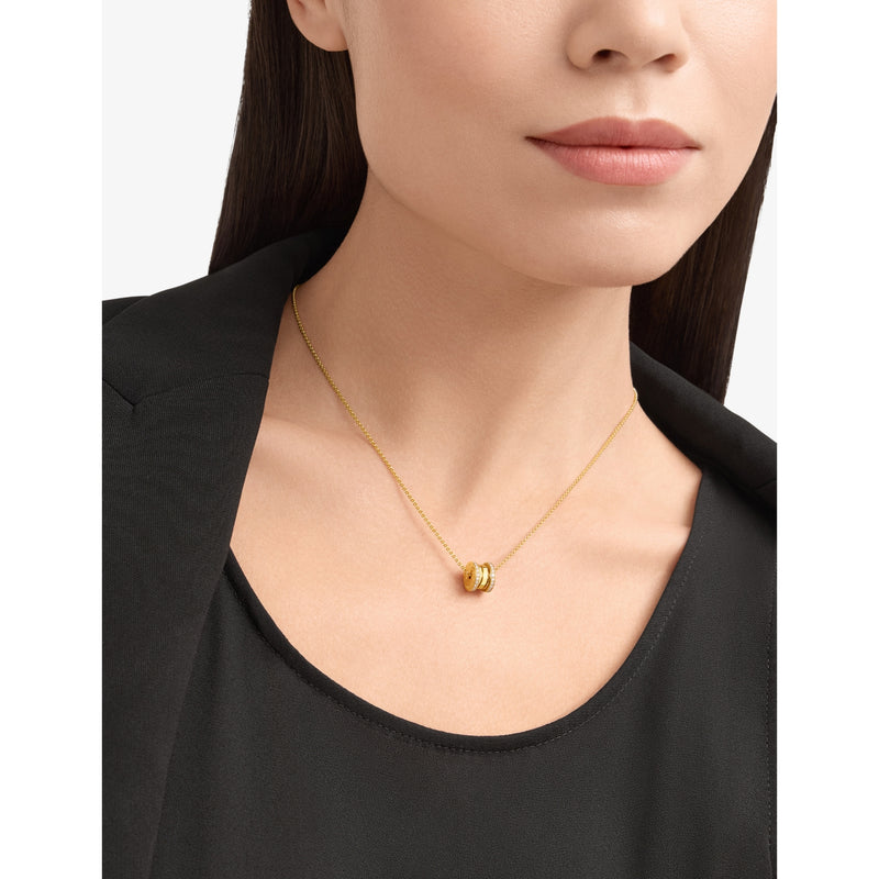 Bvlgari pendant necklace 18ct yellow gold diamond 0.25ct (British brand)