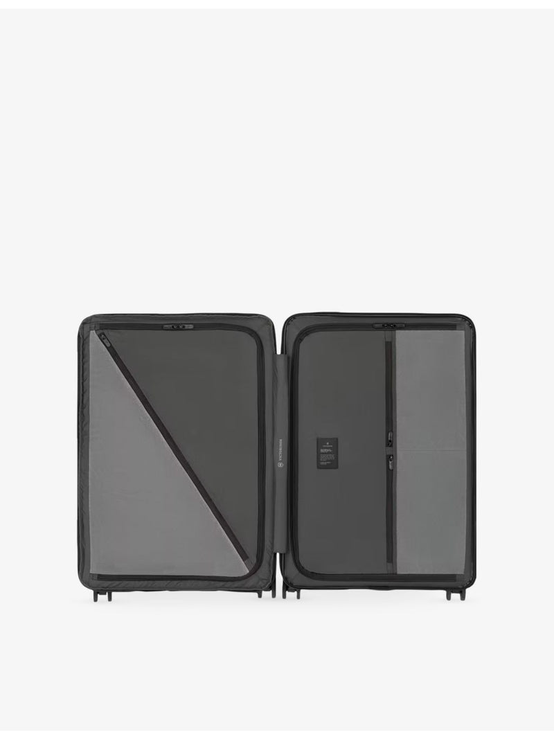 Victorinox Airox Advanced extra large suitcase 82cm, imported from the UK