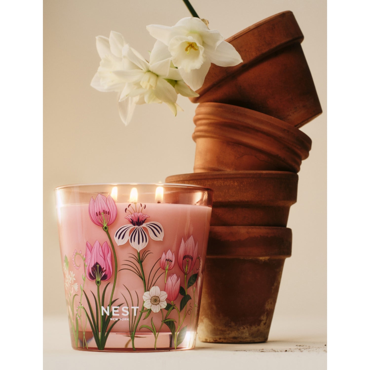 NEST New York Himalayan Salt Rosewater three-wick candle 600g - British product