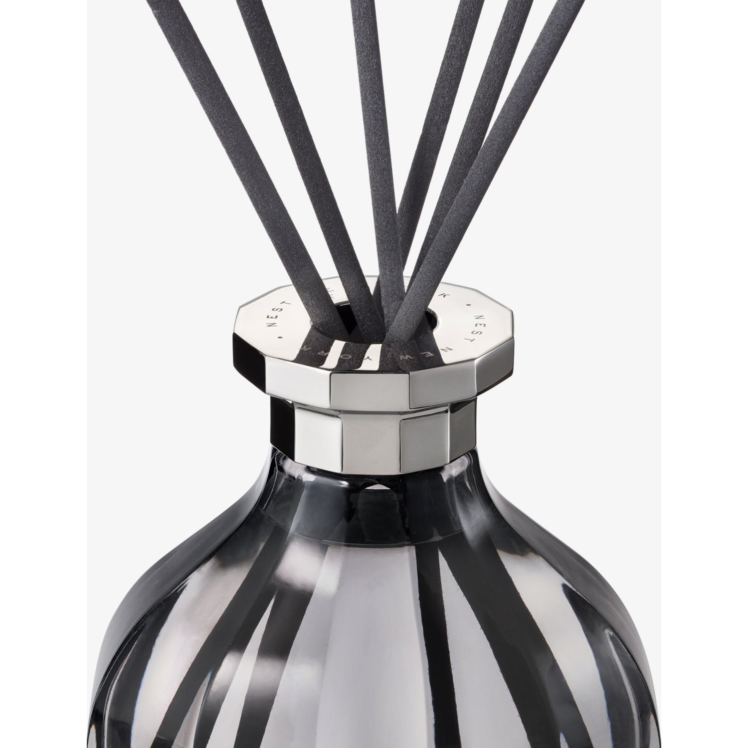 NEST New York reed diffuser Opulent Osmanthus 500ml, UK version