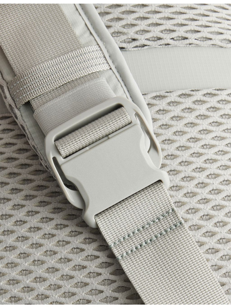 Stubble Co Motion Sling woven cross-body bag 15l, imported from the UK