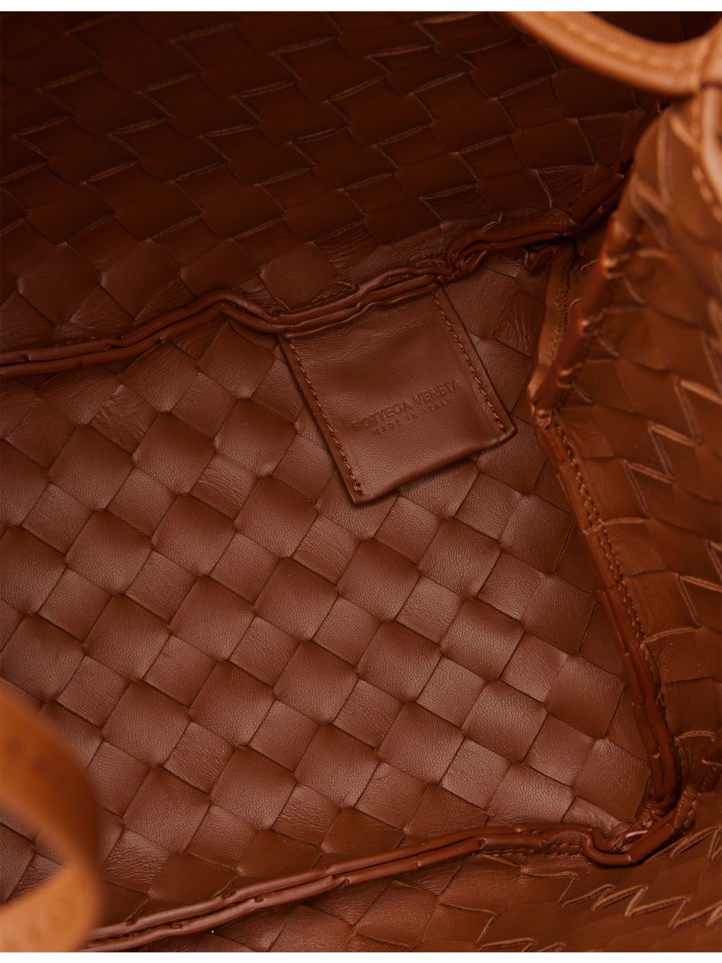 Bottega Veneta medium leather shoulder bag - British product
