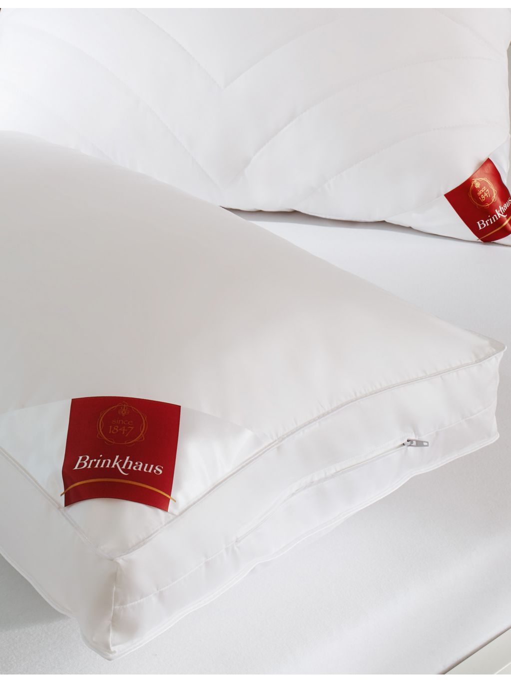 Brinkhaus Bauschi Lux baffle-edge cotton pillow, Standard 75x50cm (British brand)