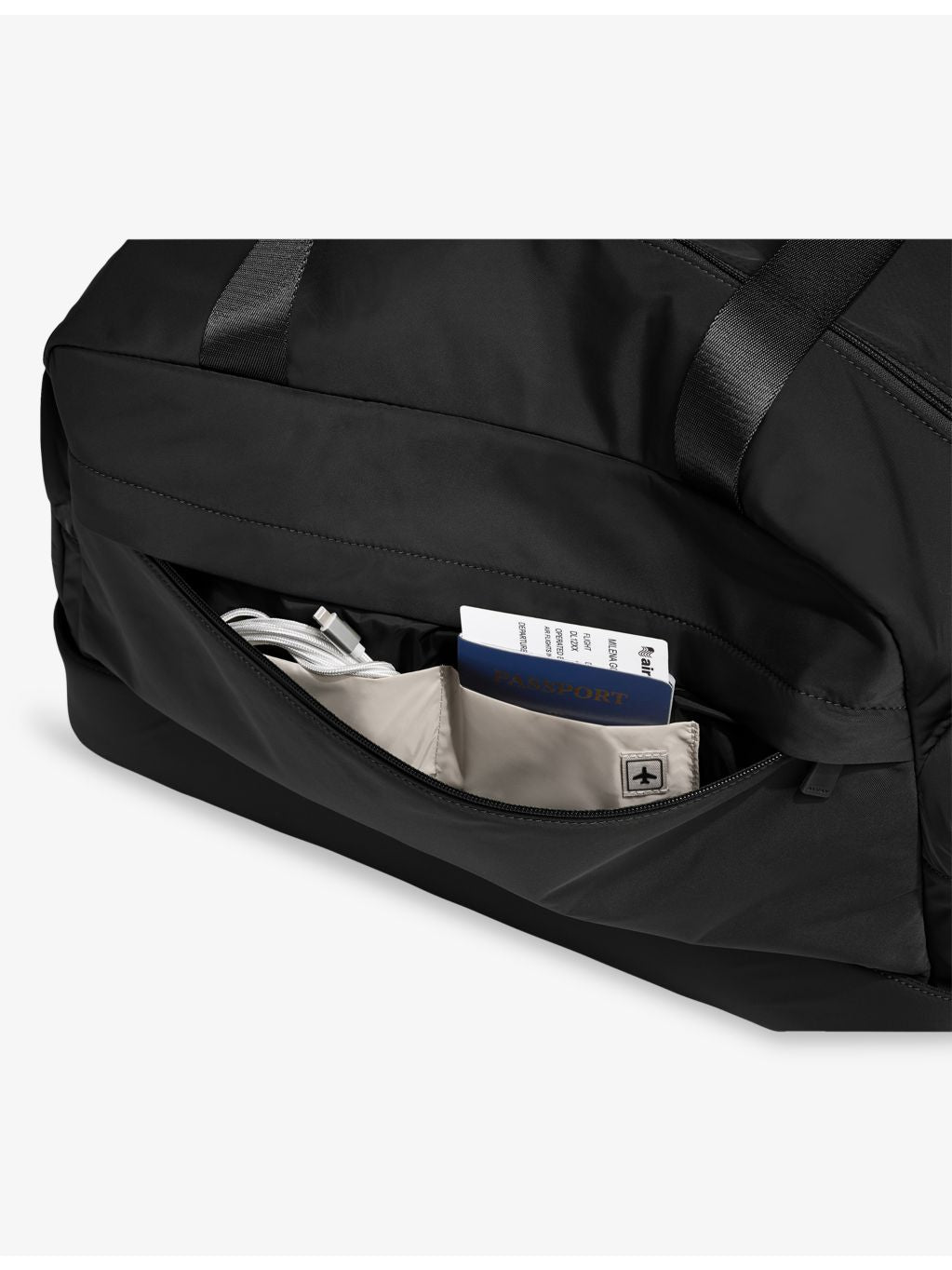 Away Featherlight Weekender Bag 44L - British product