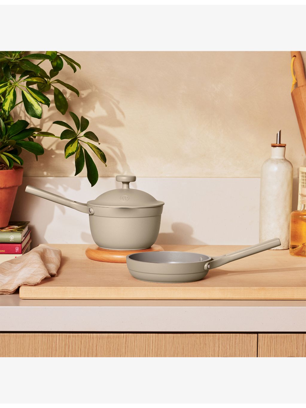 Our Place Tiny ceramic pot and pan set - British product