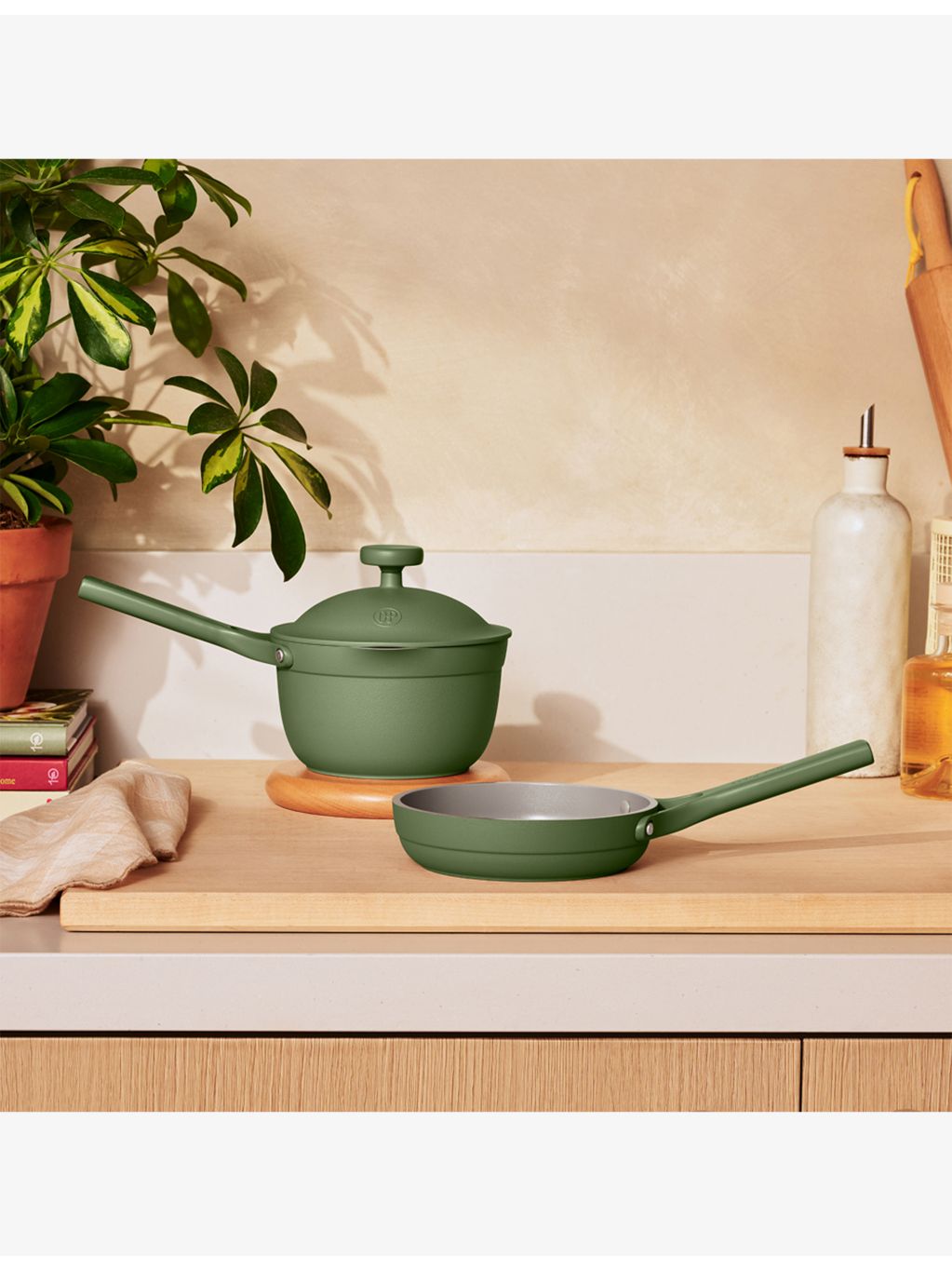 Our Place tiny ceramic pot and pan set - British product