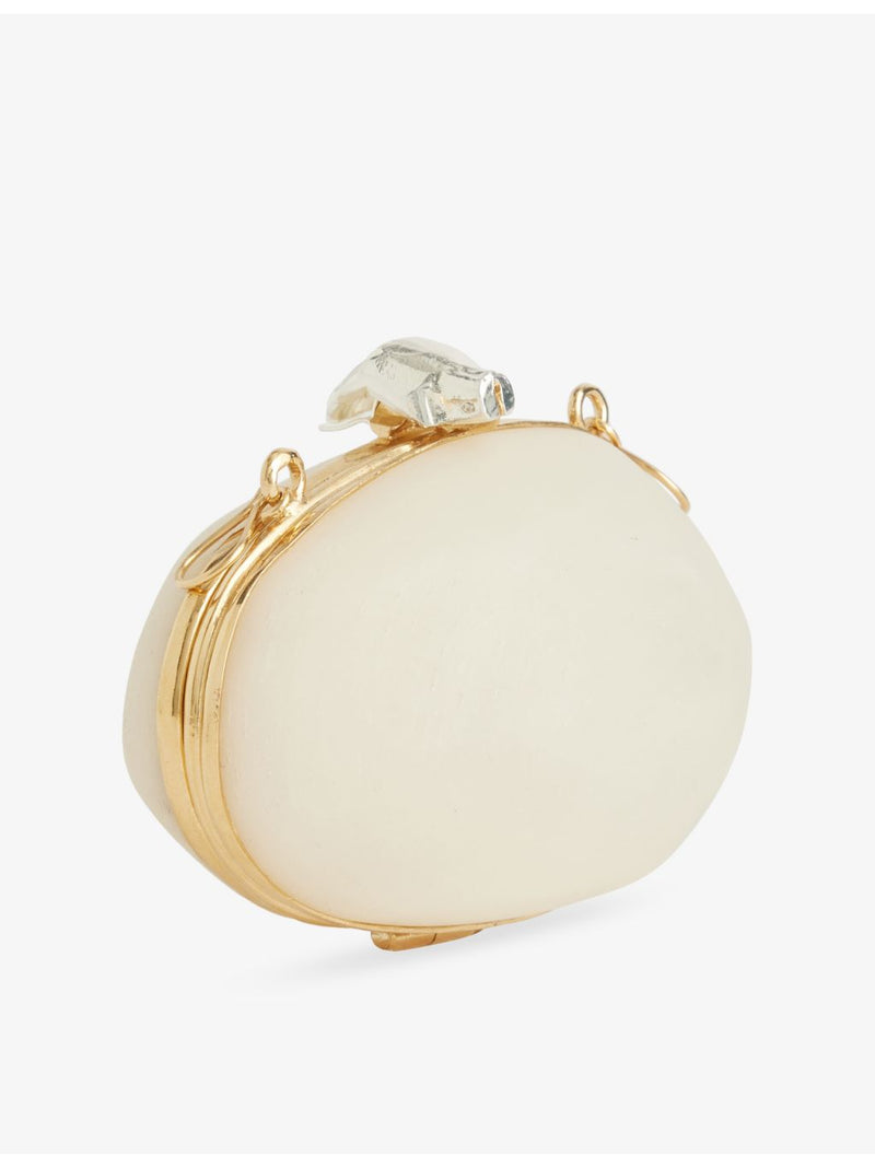 Beatriz Palacios Limosnera shell biomaterial clutch, UK version