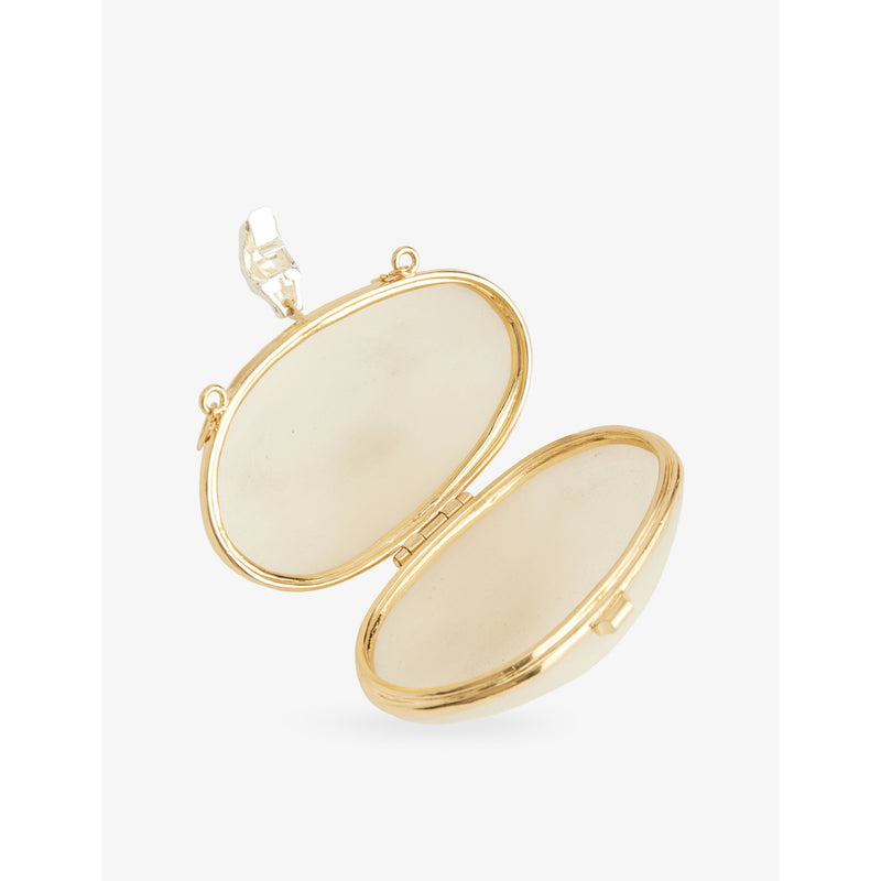 Beatriz Palacios Limosnera shell biomaterial clutch, UK version